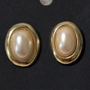 Vintage Pearl Stud Earrings